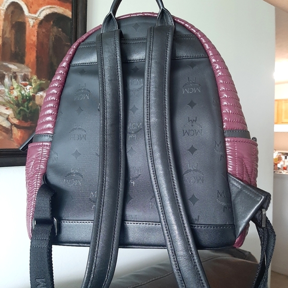 SOLD - MCM Stark Backpack - Authentic - Picture 2 of 13